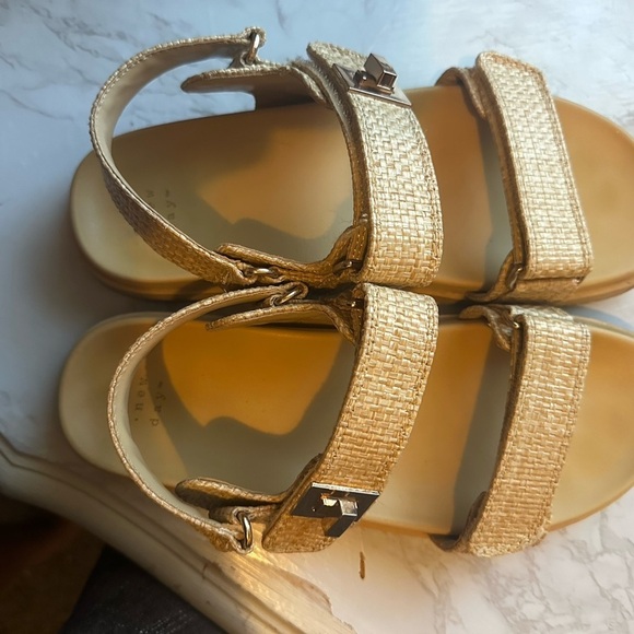 Sandals - Picture 2 of 4